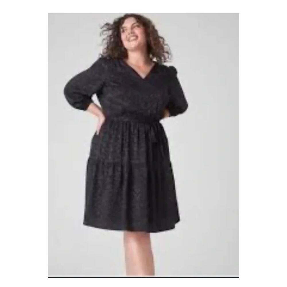 Lane Bryant Black Jacquard Dress Knee Length Long Sleeve‎ Size 24 V-Neck Tiered